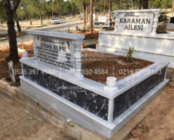 iki Kisilik Govde Siyah Mermer Sutunlu Mezar