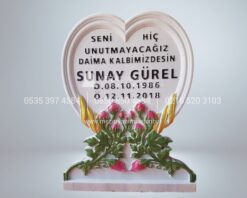 Kalp Şeklinde Cnc 3D Lale Çiçek İşlemeli Mezar Taşı