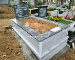 Tek Kişilik Küpeşte Baştaşı Siyah Mermer Mezar