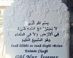Derin Kabartma Çiçek Desenli CNC Mermer Mezar Taşı
